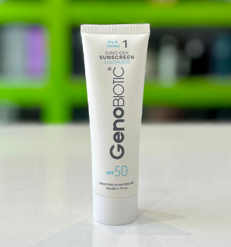 کرم ضدآفتاب بی رنگ ژنوبایوتیک پوست نرمال تاخشک SPF50