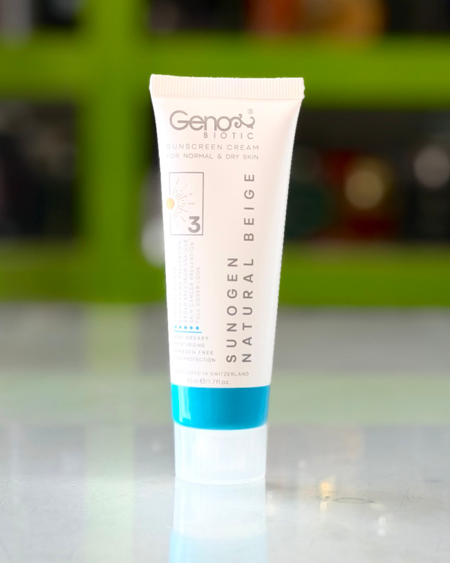 کرم ضدآفتاب رنگی ژنوبایوتیک پوست خشک و معمولی SPF50 - بژ طبیعی